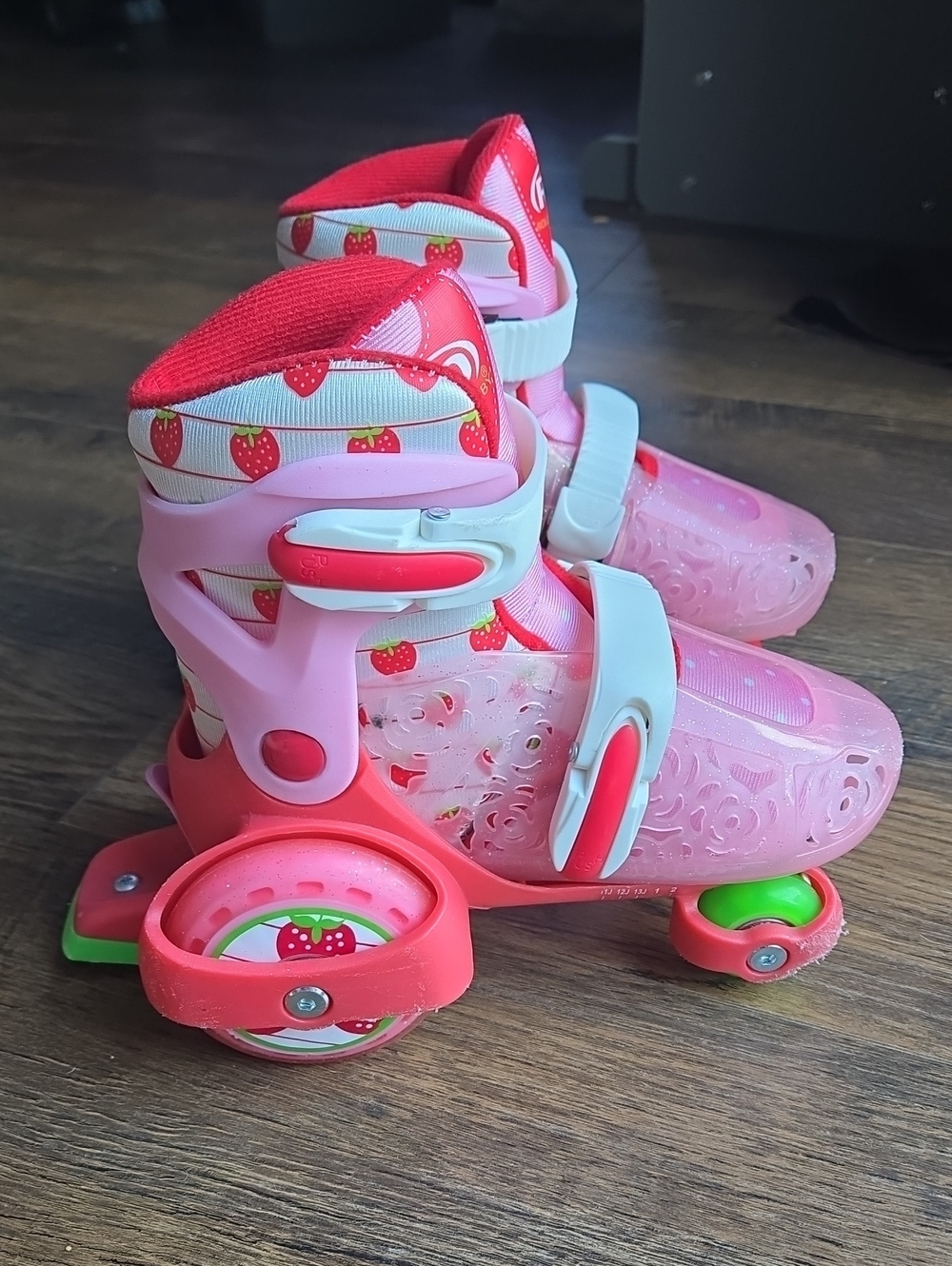 Roller Derby Strawberry Shortcake Adjustable Skates